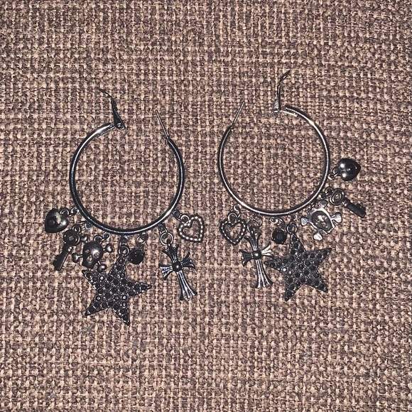 black hoop earrings with charms: skull, cross, key, hearts - Picture 2 of 3